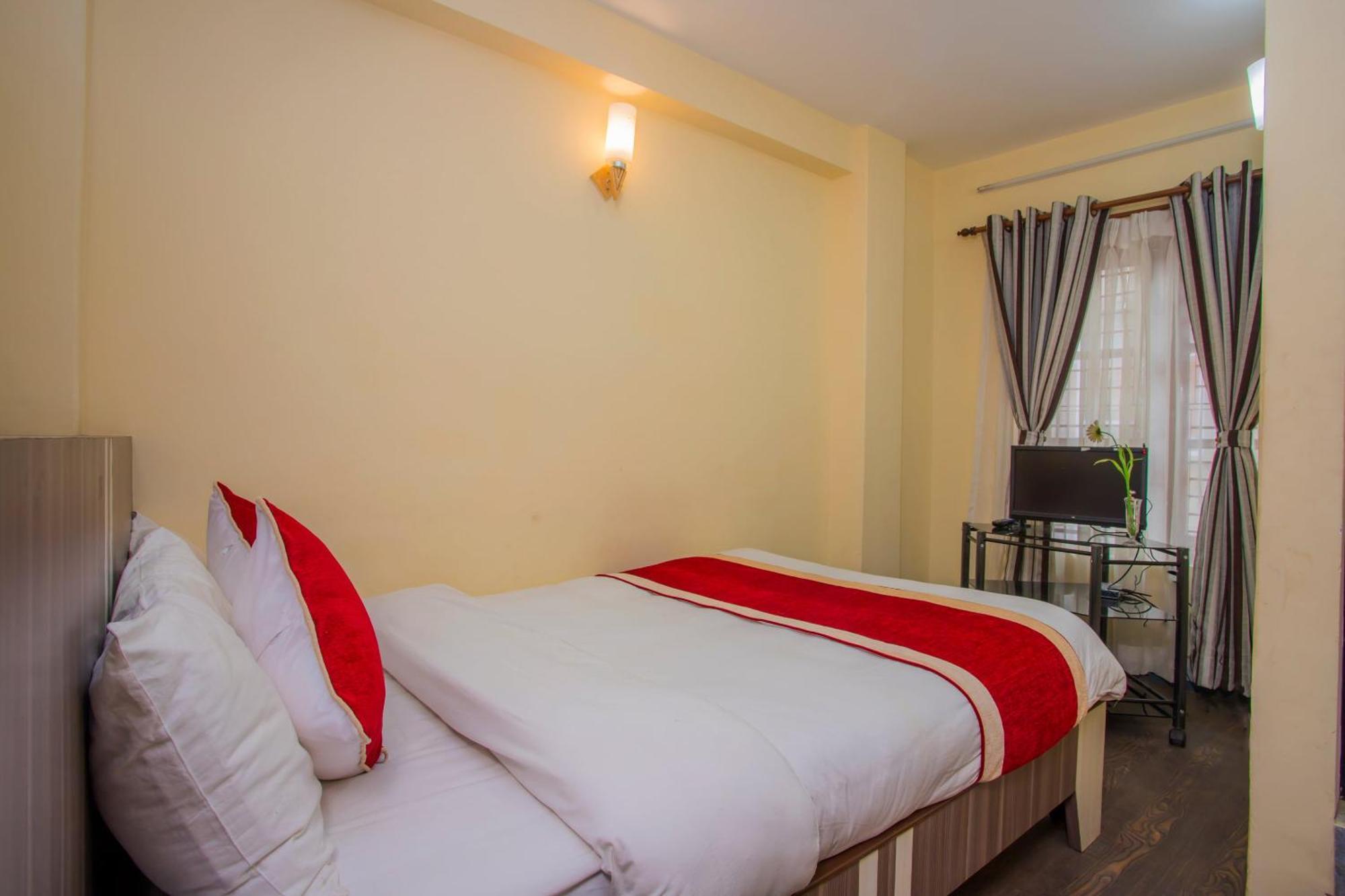 Oyo 297 Hotel Aayam Kathmandu Ngoại thất bức ảnh
