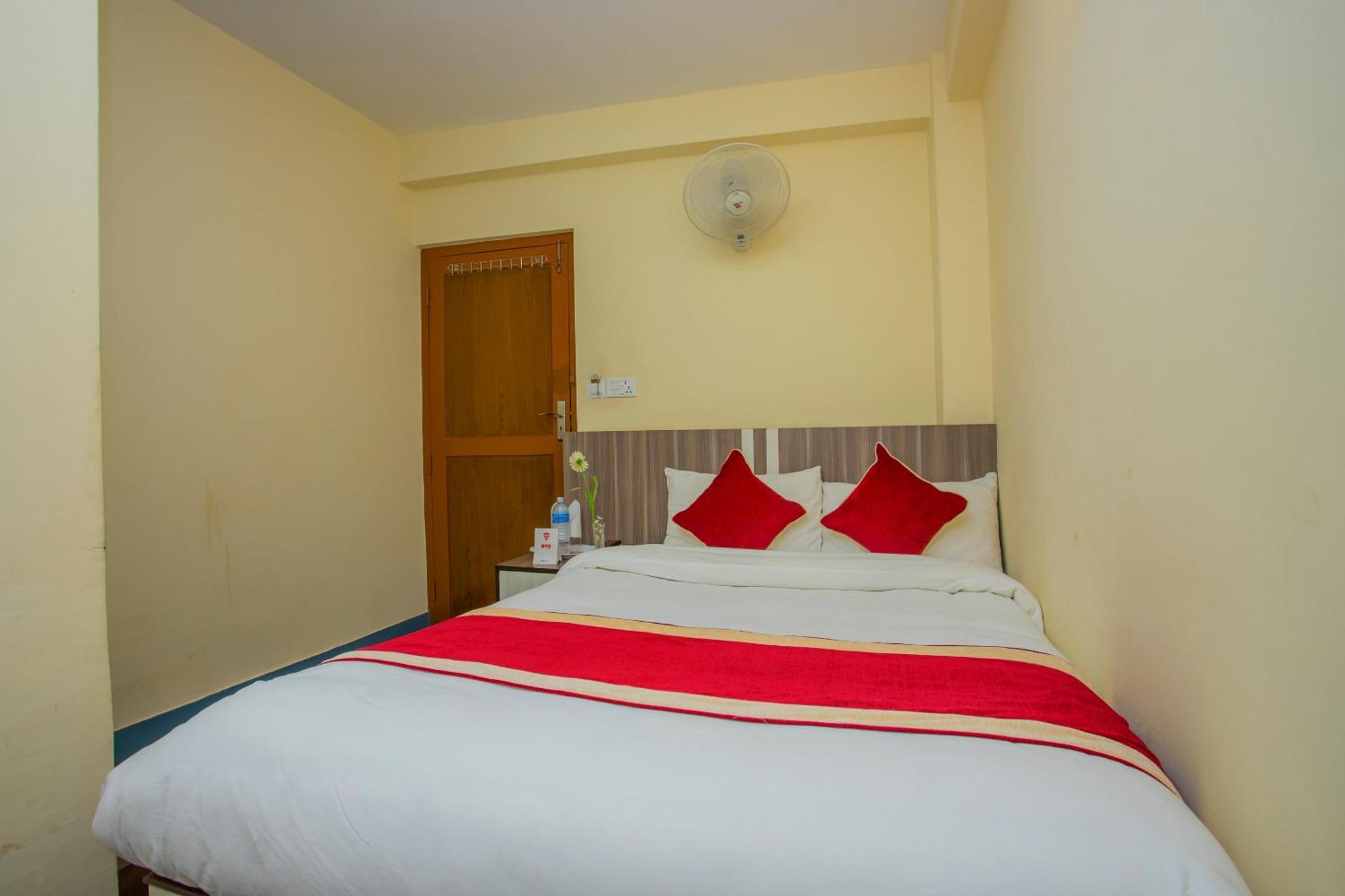 Oyo 297 Hotel Aayam Kathmandu Ngoại thất bức ảnh